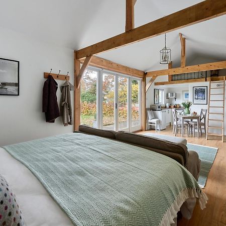 Stunning Cabin With Incredible Views Near Goodwood Rogate ภายนอก รูปภาพ