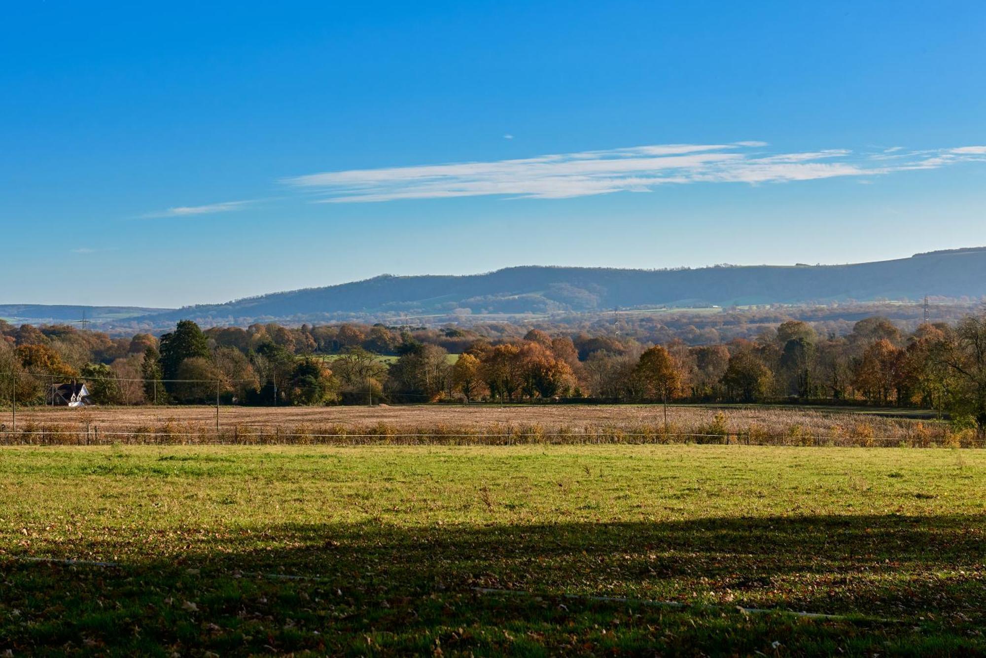 Stunning Cabin With Incredible Views Near Goodwood Rogate ภายนอก รูปภาพ